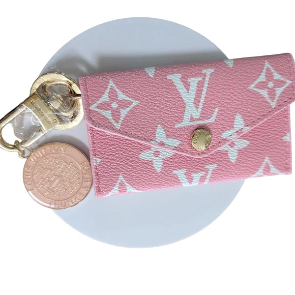 Louis Vuitton Trunks & Bags Charm, 35x41mm Round, Pink - Picture 4 of 8